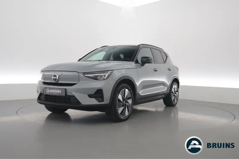 Volvo XC40 (2023)