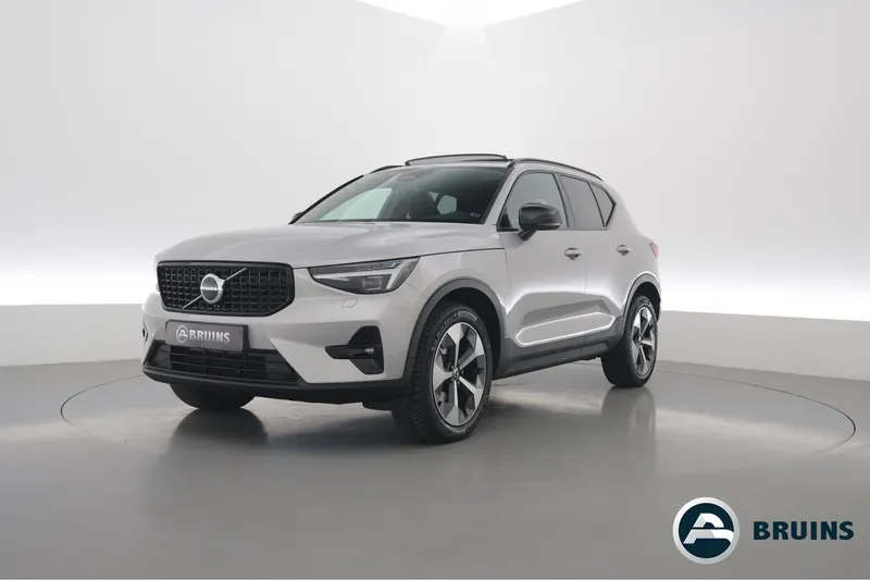 Volvo XC40 (2023)