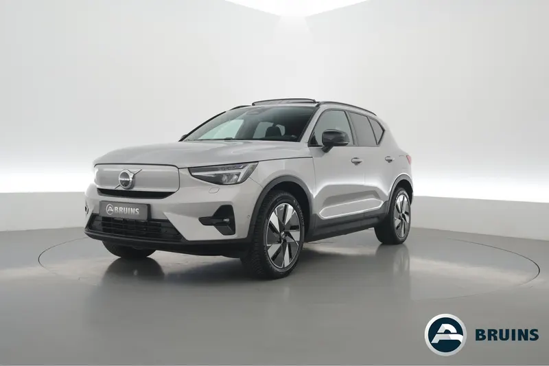 Volvo XC40 (2023)