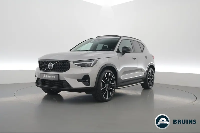 Volvo XC40 (2023)