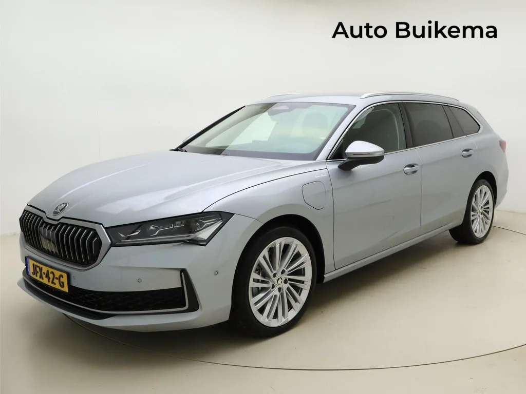 Škoda Superb (2025) — foto 1