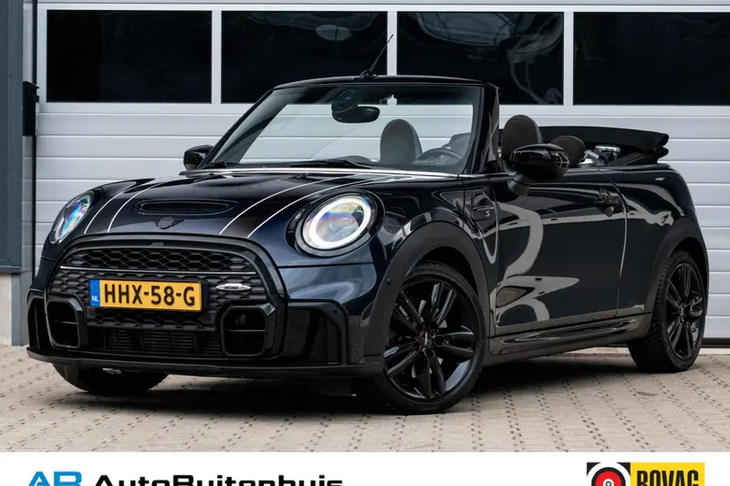 MINI Cabrio (2021)