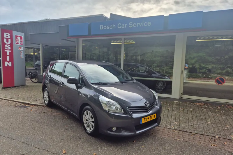 Toyota Verso (2011)
