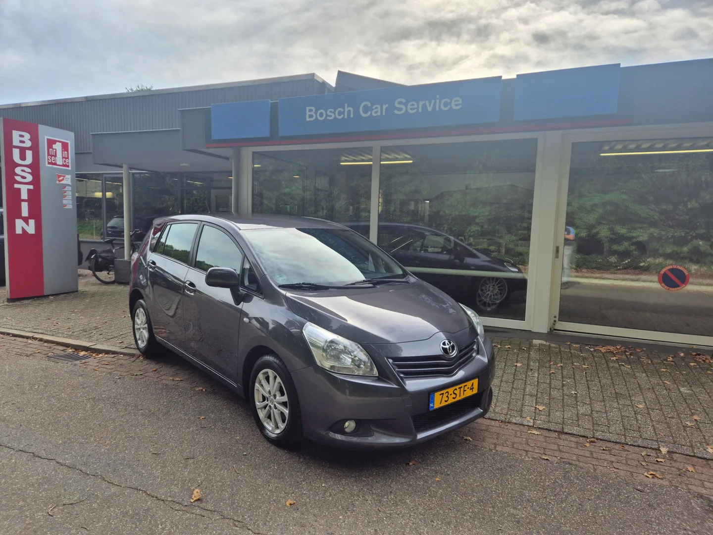 Toyota Verso (2011) — foto 1