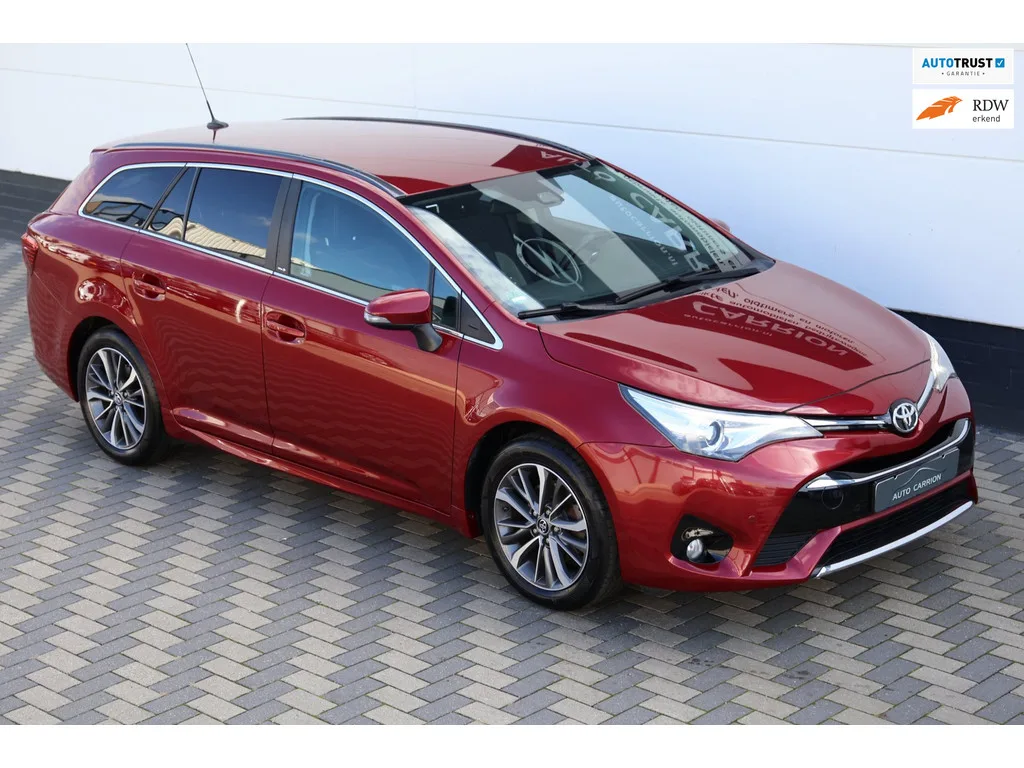 Toyota Avensis (2017) — foto 1