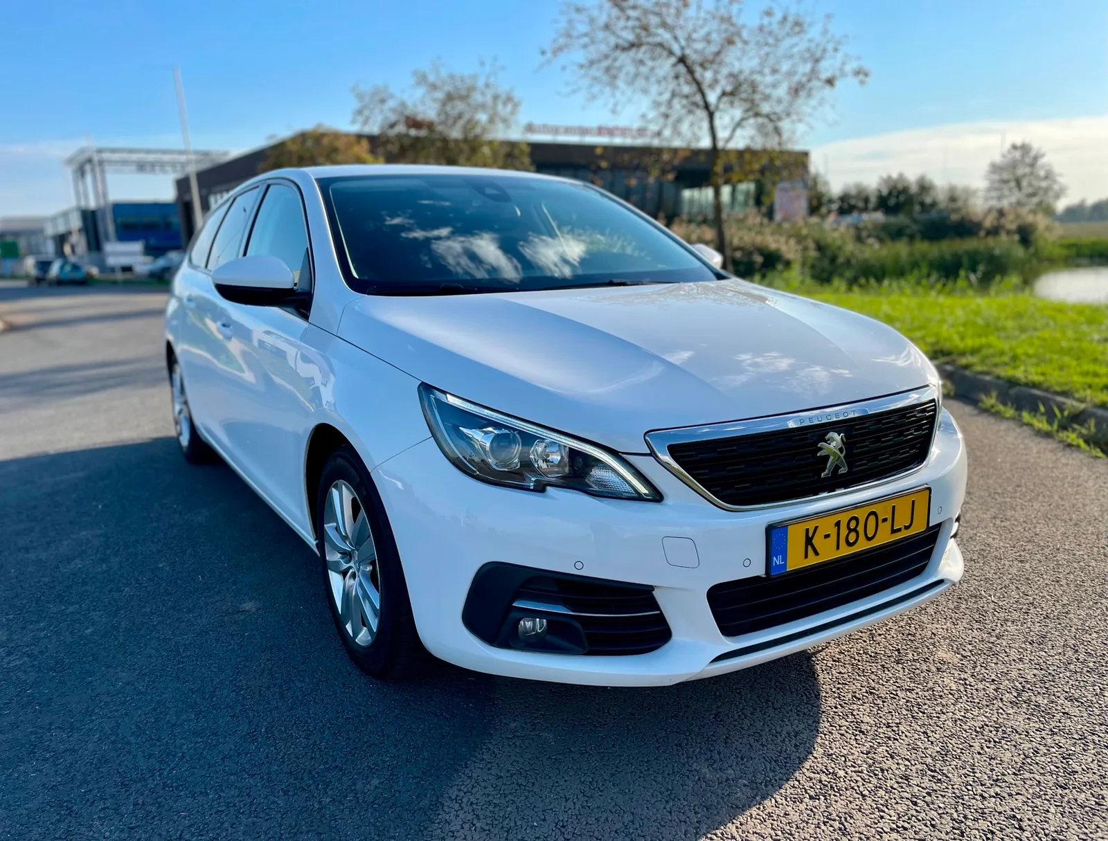 Peugeot 308 (2021) — foto 1