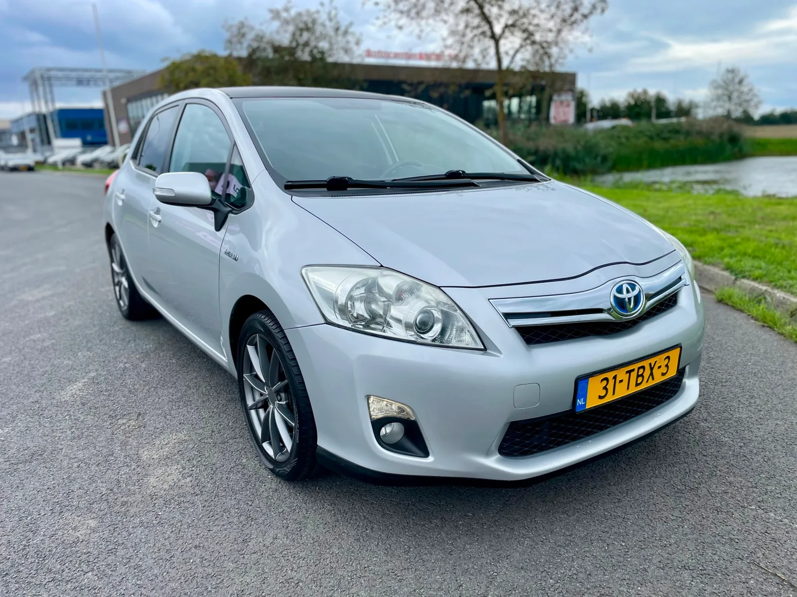 Toyota Auris (2012) — foto 1