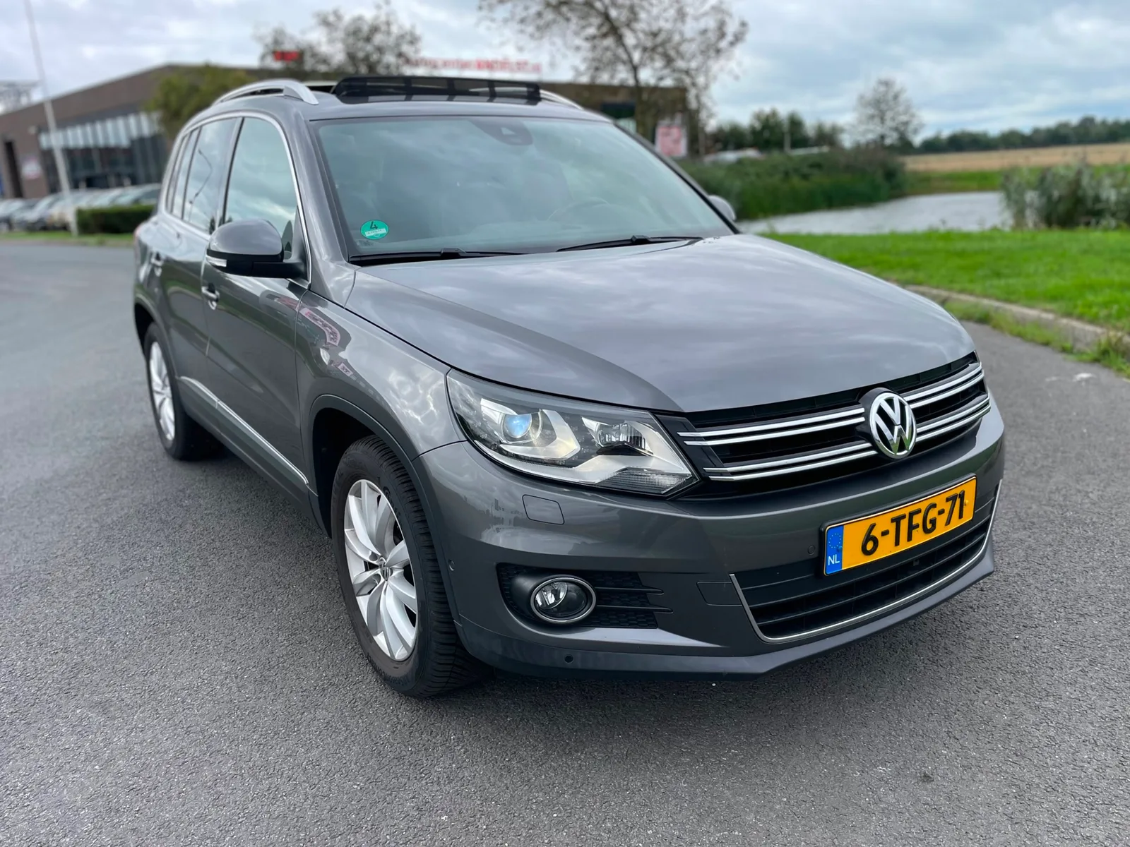 Volkswagen Tiguan (2014) — foto 1