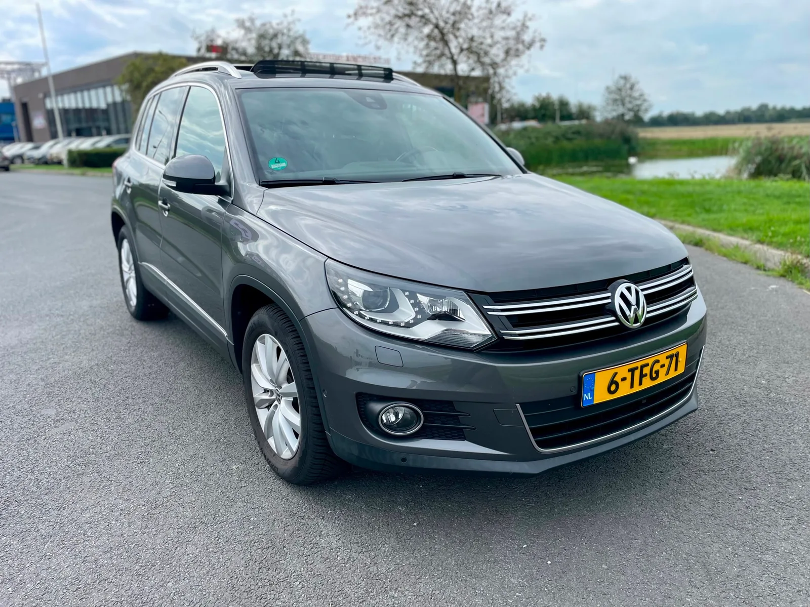 Volkswagen Tiguan (2014) — foto 1