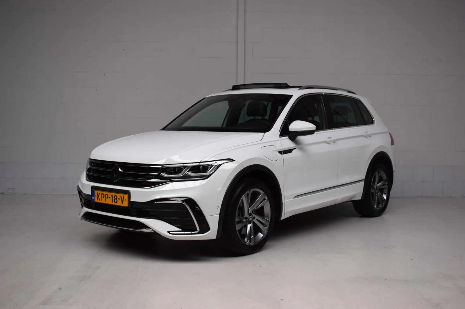 Volkswagen Tiguan (2023) — foto 1