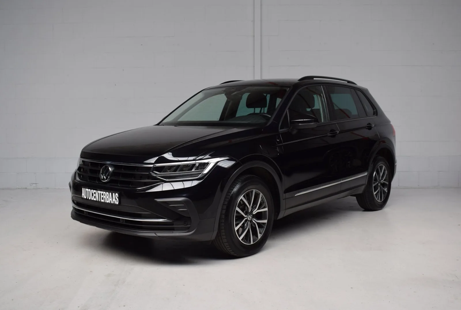 Volkswagen Tiguan (2023) — foto 1