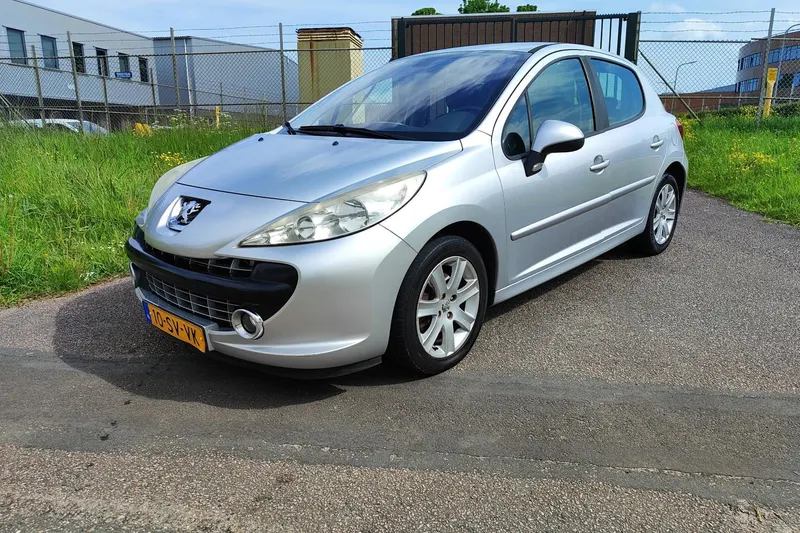 Peugeot 207 (2006)