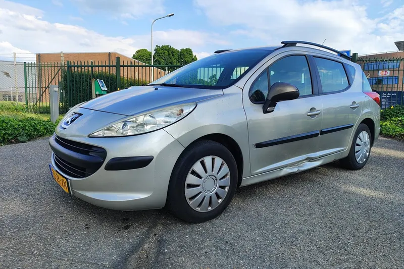 Peugeot 207 (2008)