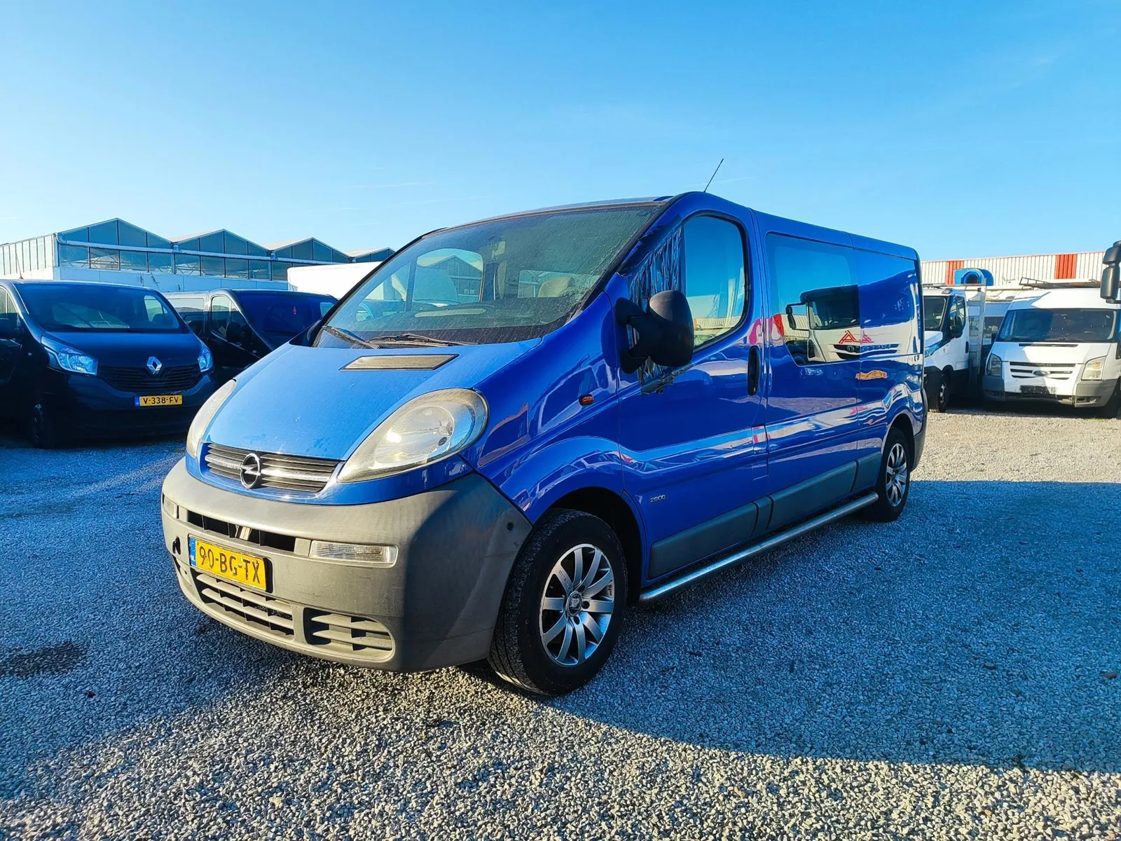 Opel Vivaro (2003) — foto 1