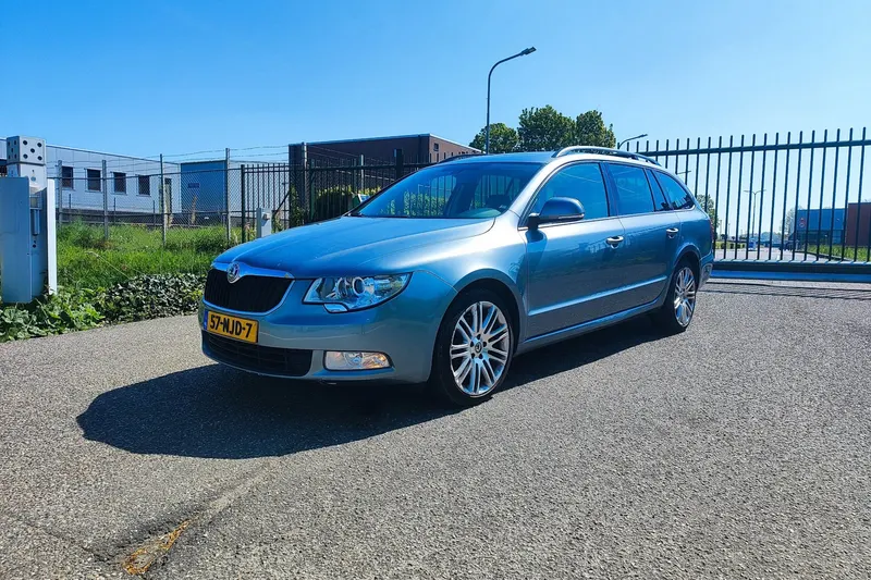 Škoda Superb (2010)