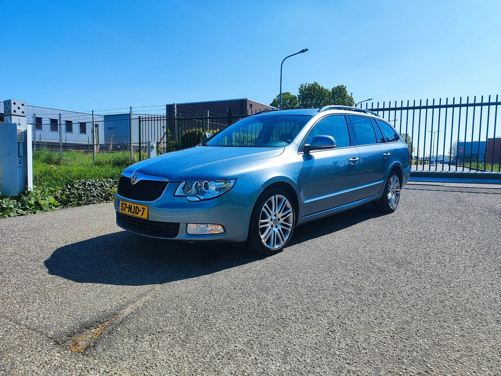 Škoda Superb (2010) — foto 1