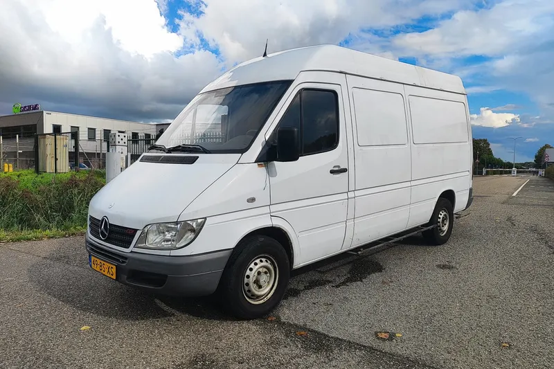 Mercedes-Benz Sprinter (2005)