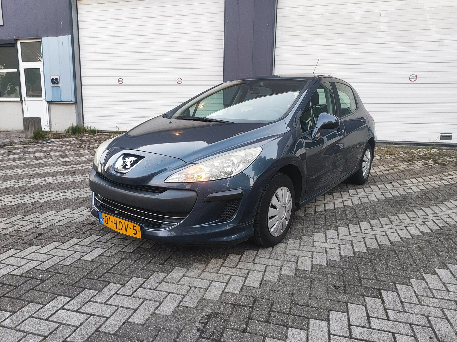 Peugeot 308 (2008) — foto 1