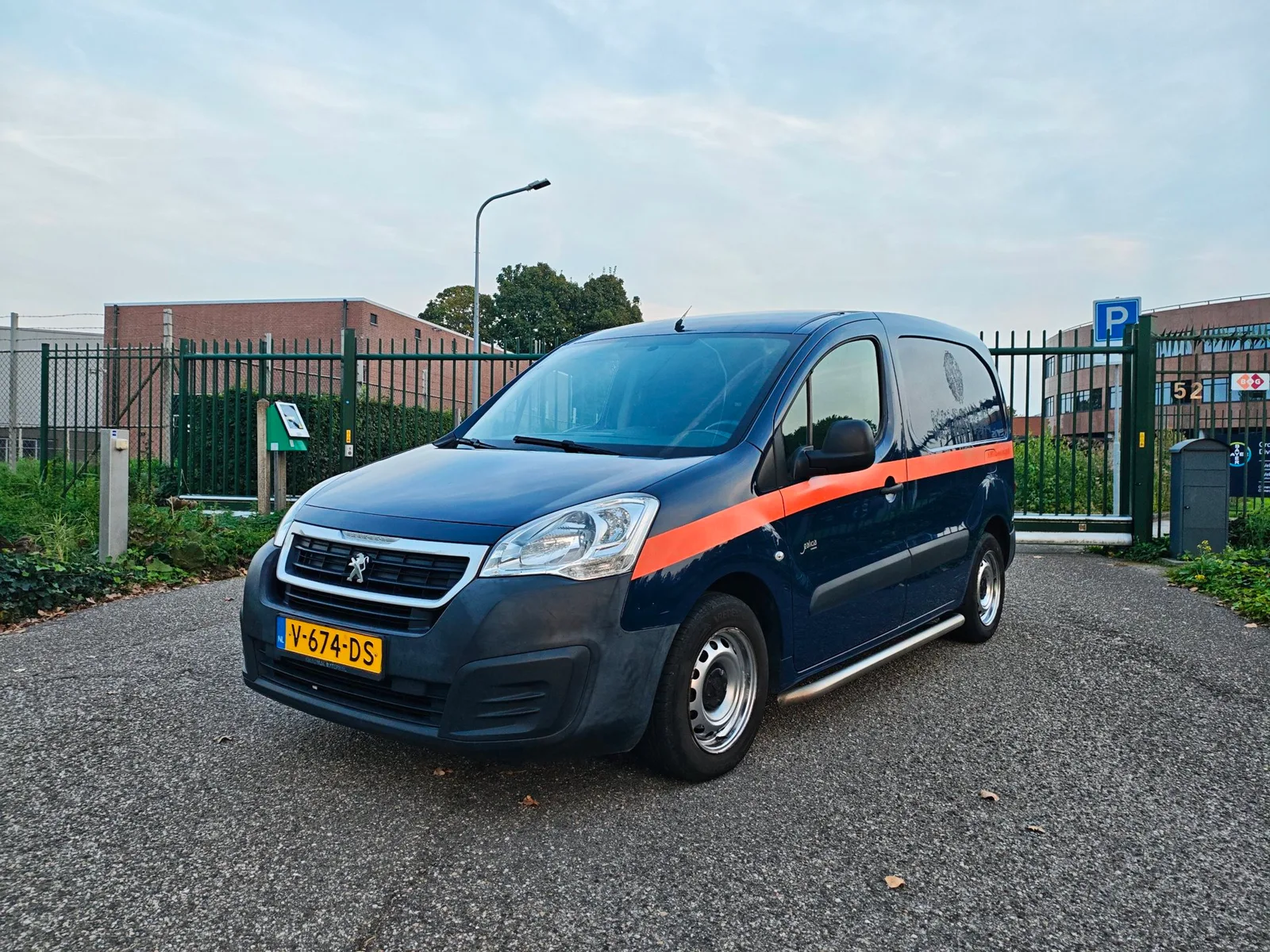 Peugeot Partner (2017) — foto 1