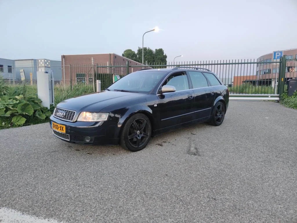 Audi A4 (2001) — foto 1