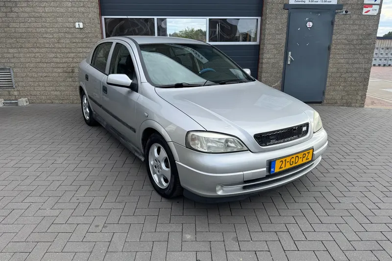 Opel Astra (2000)