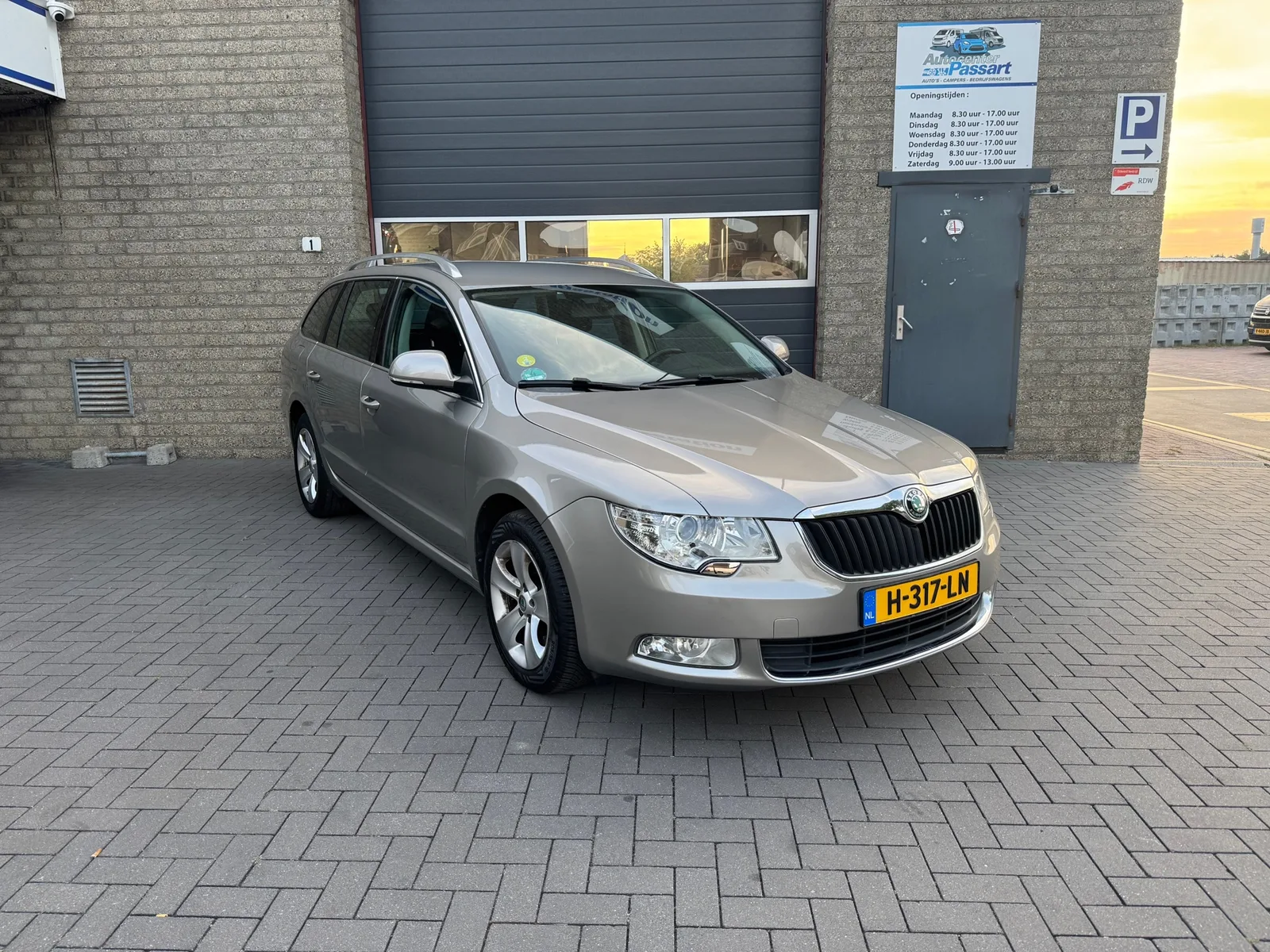 Škoda Superb (2010) — foto 1