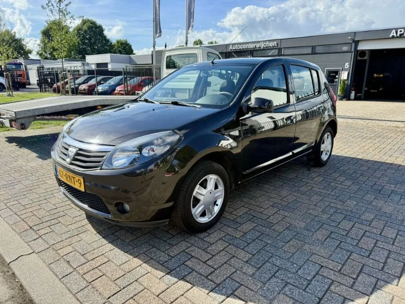 Dacia Sandero (2011) — foto 1