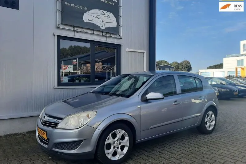 Opel Astra (2008)