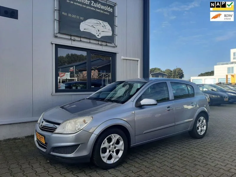 Opel Astra (2008) — foto 1