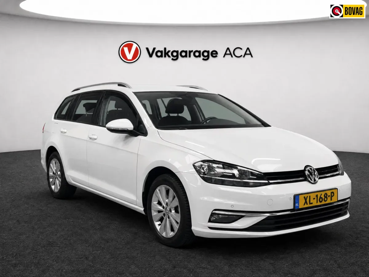 Volkswagen Golf (2019) — foto 1