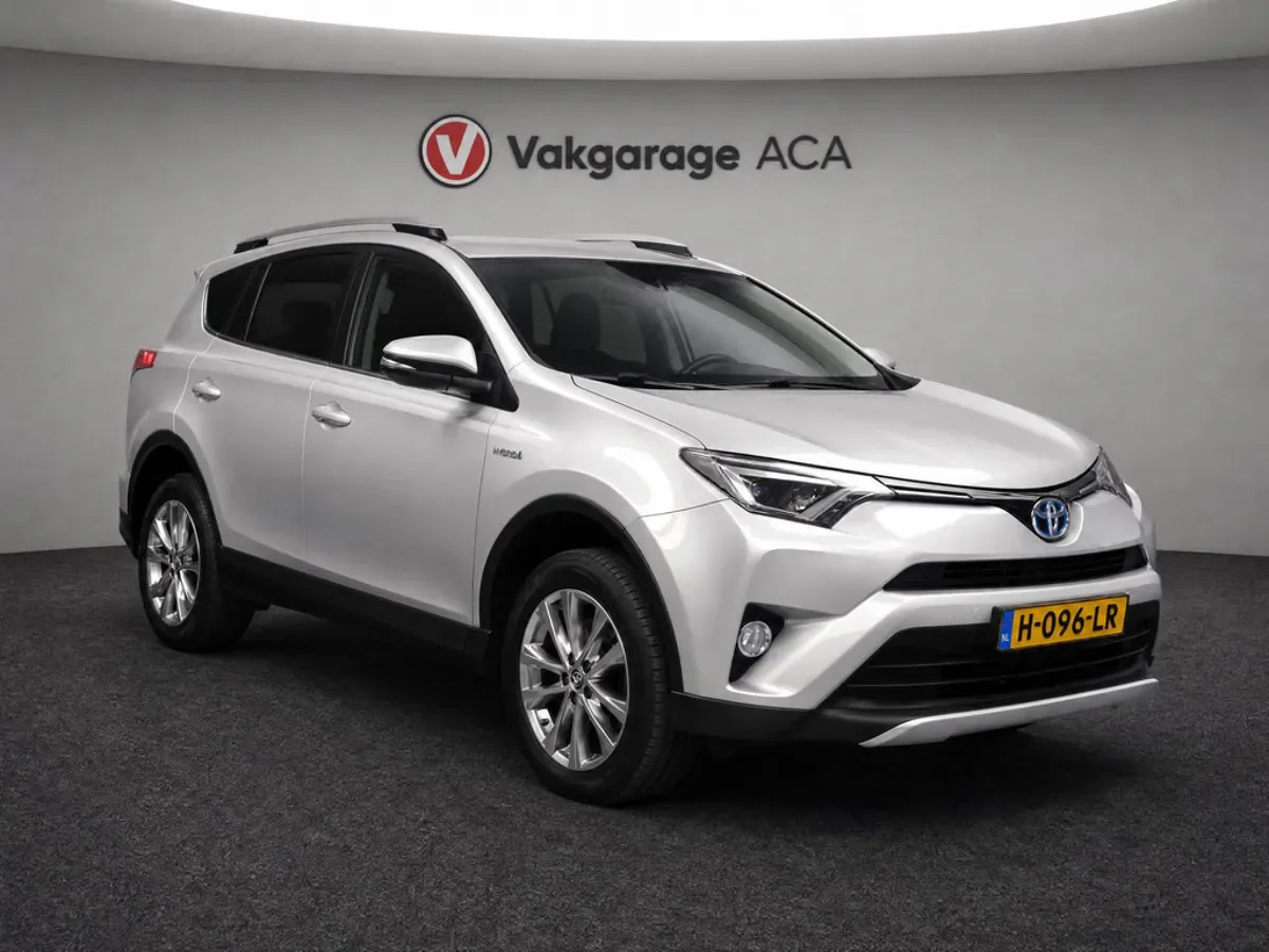 Toyota RAV4 (2016) — foto 1