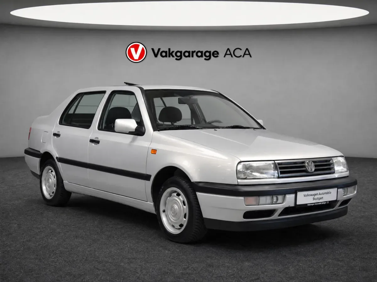 Volkswagen Vento (1993) — foto 1