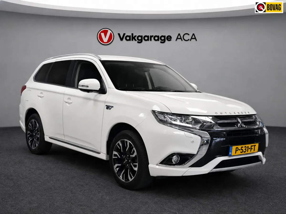 Mitsubishi Outlander (2016) — foto 1