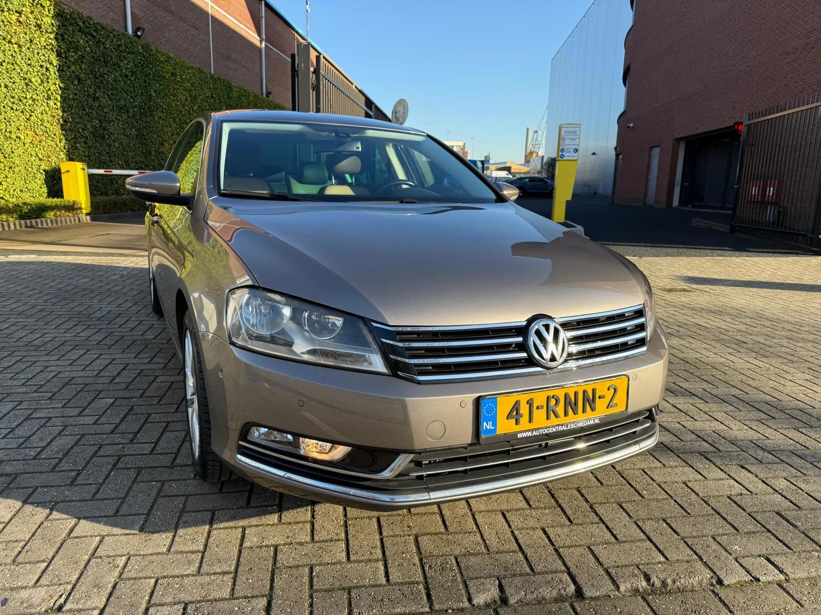 Volkswagen Passat (2011) — foto 1
