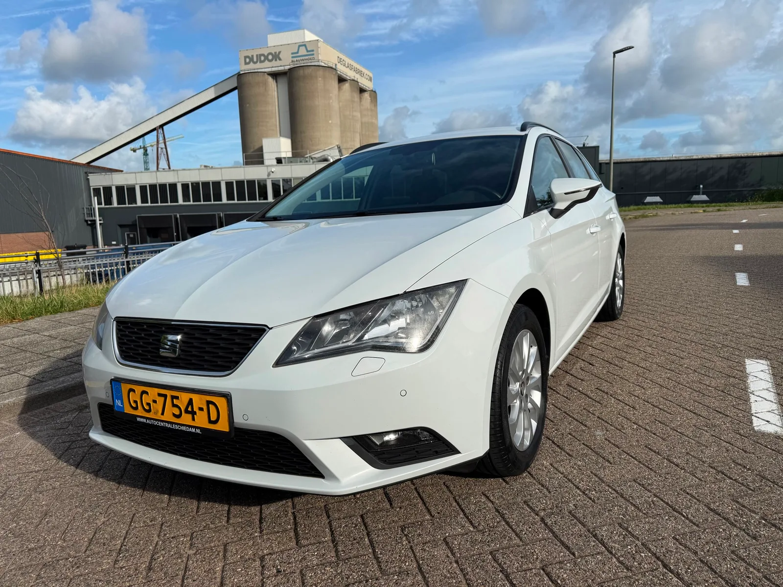 SEAT Leon (2014) — foto 1