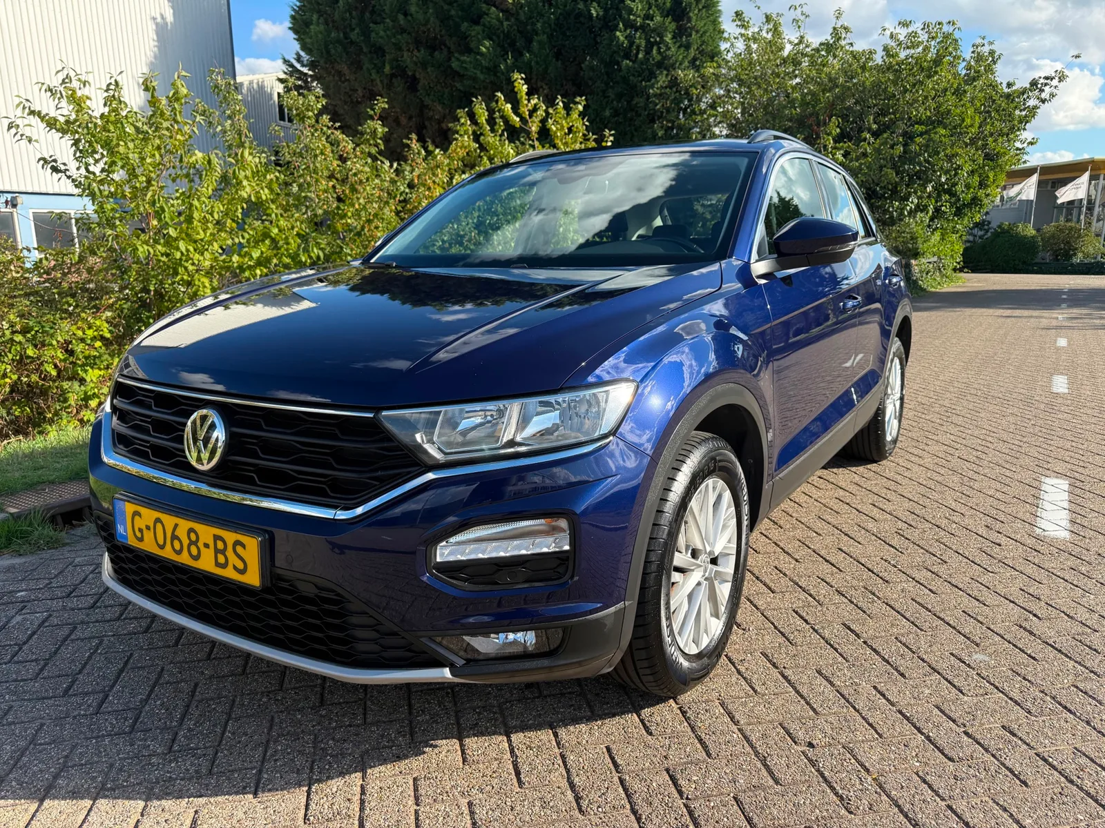 Volkswagen T-Roc (2019) — foto 1