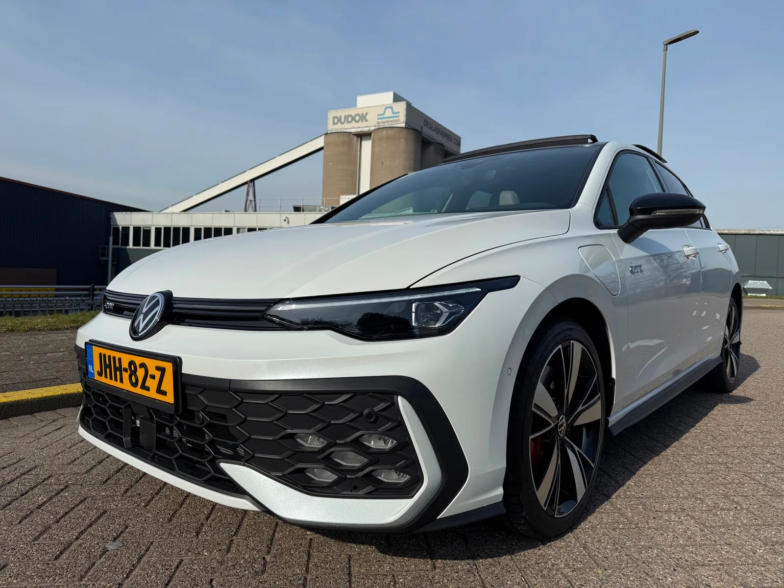 Volkswagen Golf (2025) — foto 1