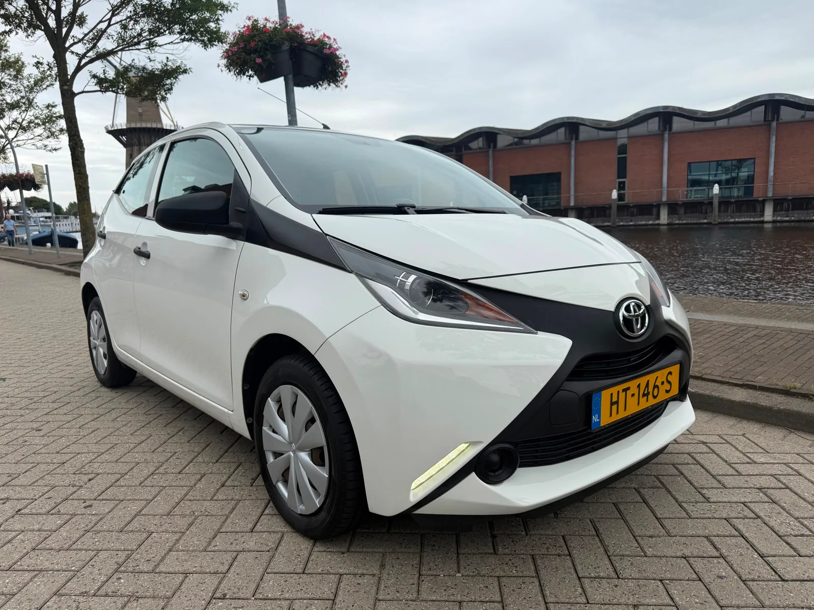 Toyota Aygo (2016) — foto 1