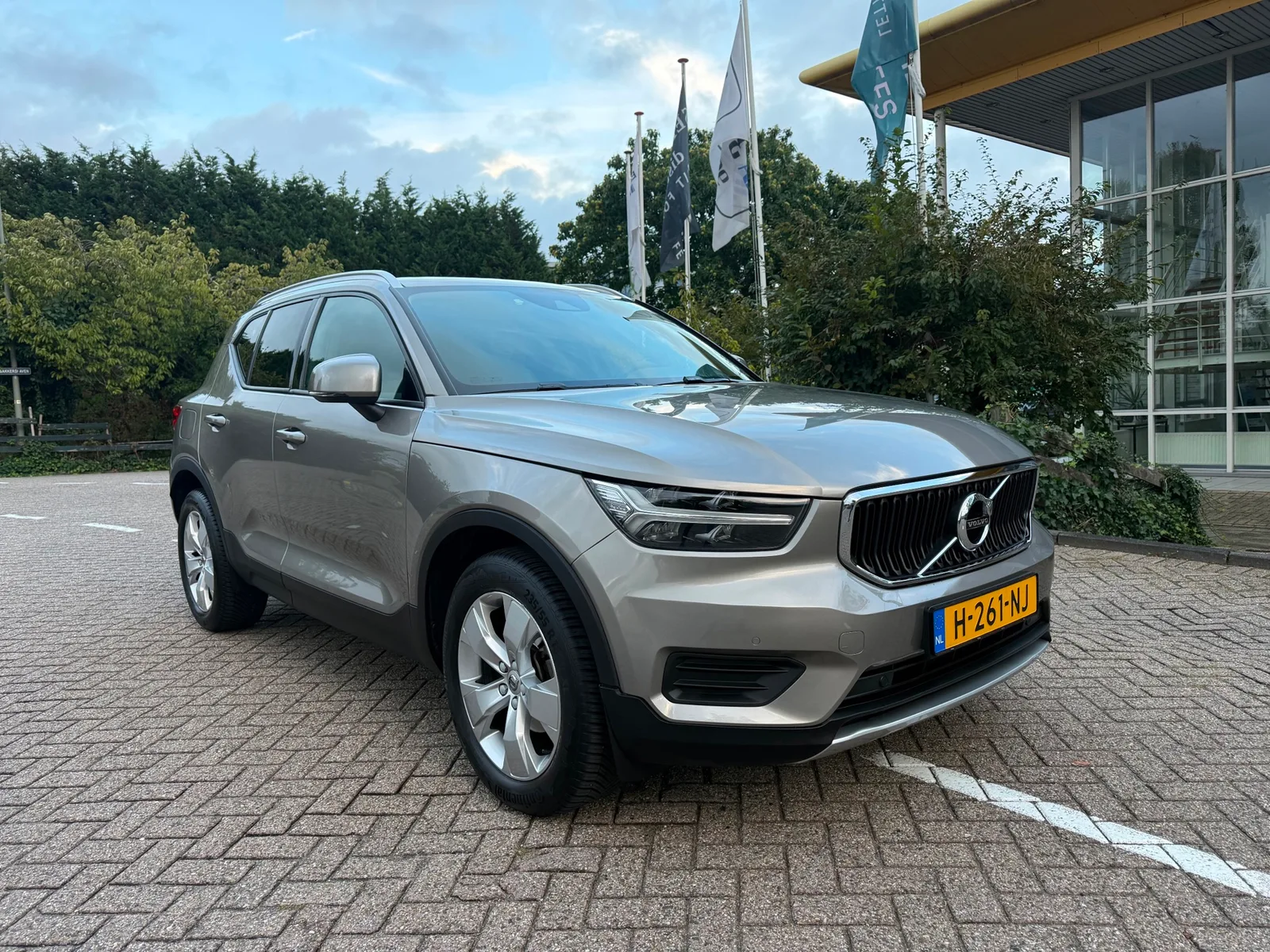 Volvo XC40 (2020) — foto 1