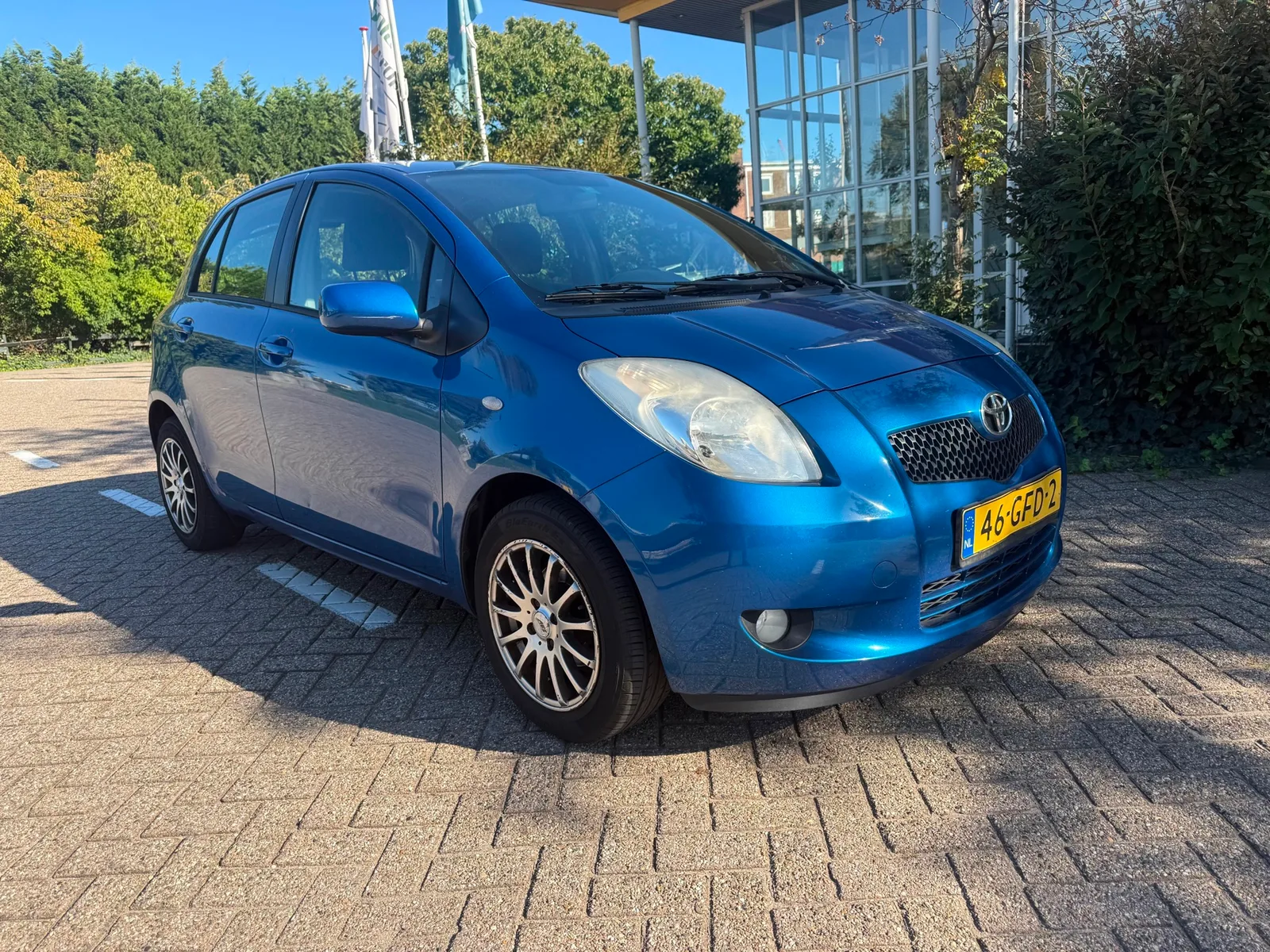 Toyota Yaris (2008) — foto 1