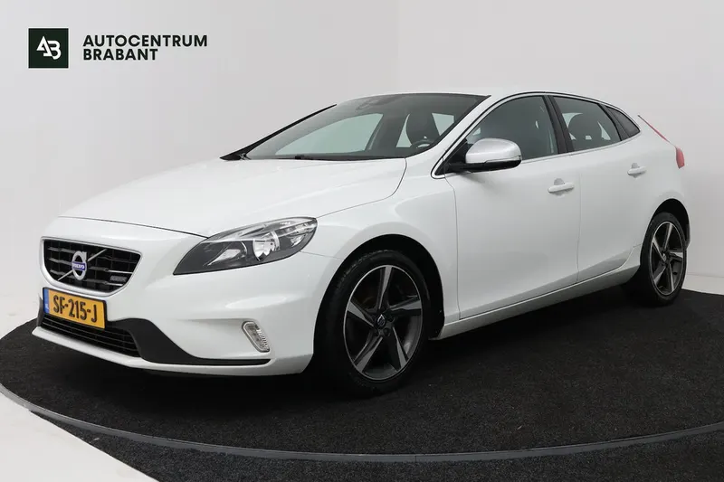 Volvo V40 (2015)