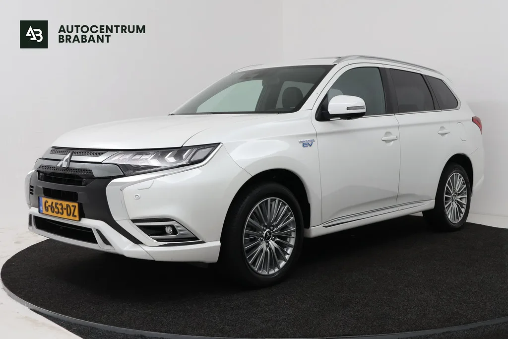 Mitsubishi Outlander (2019) — foto 1