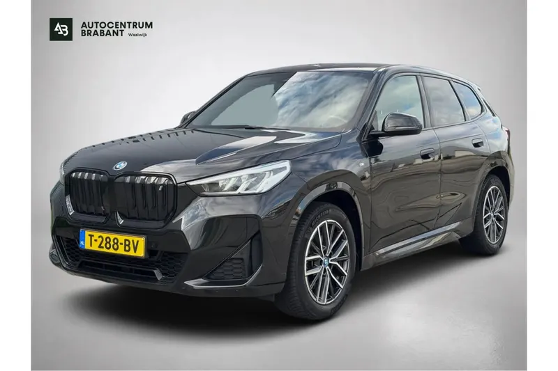 BMW iX1 (2023)