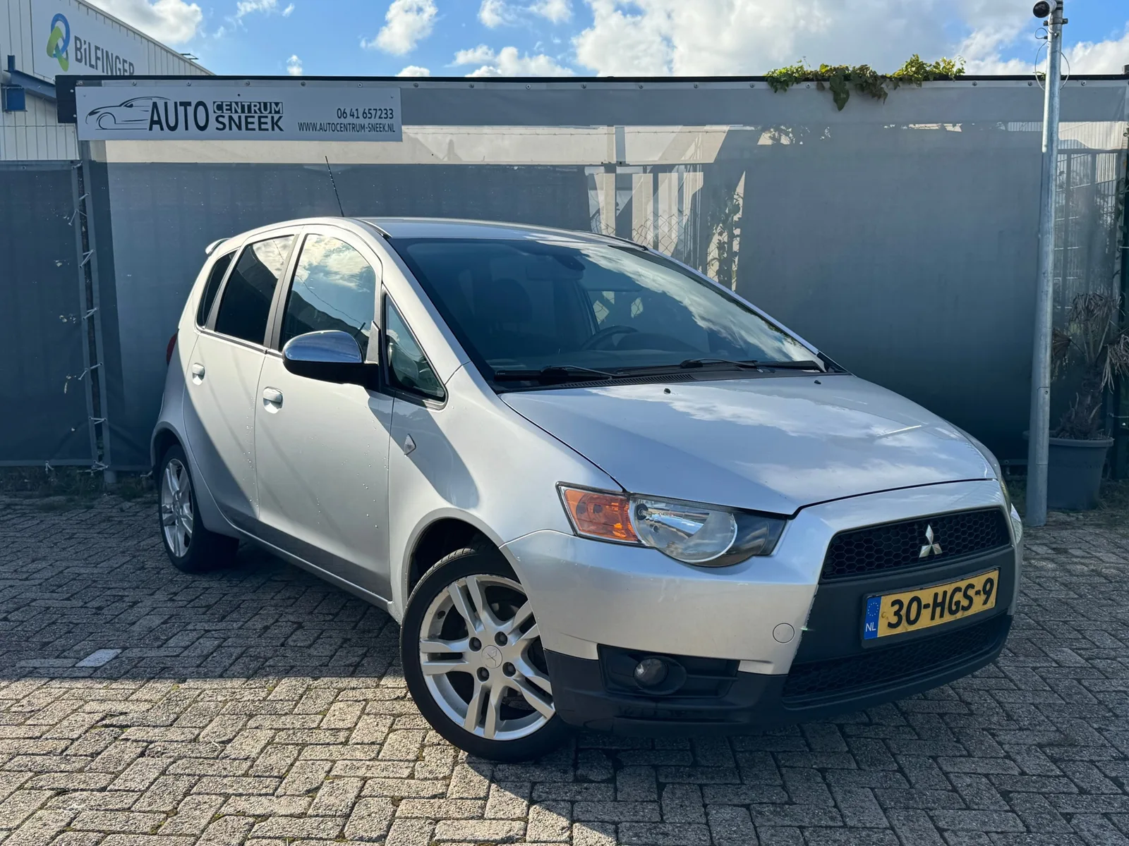 Mitsubishi Colt (2008) — foto 1