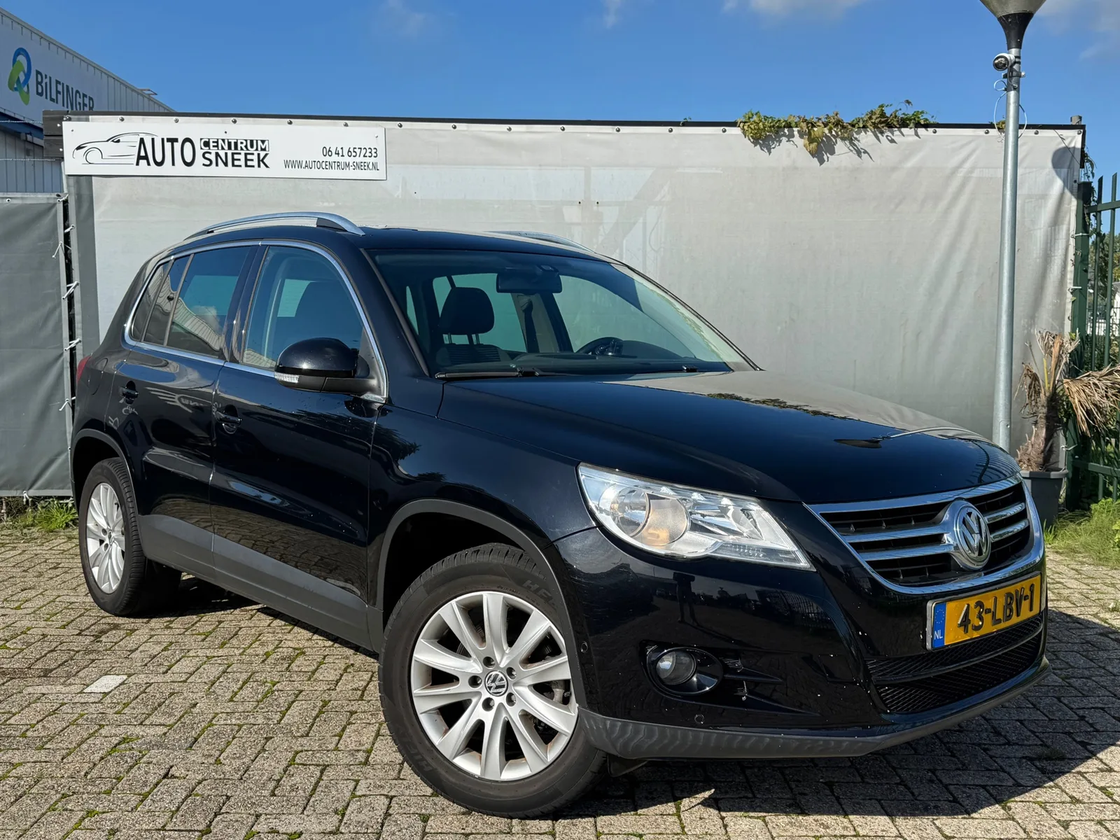 Volkswagen Tiguan (2010) — foto 1