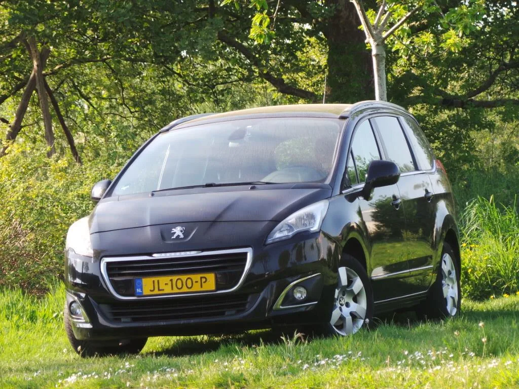 Peugeot 5008 (2016) — foto 1