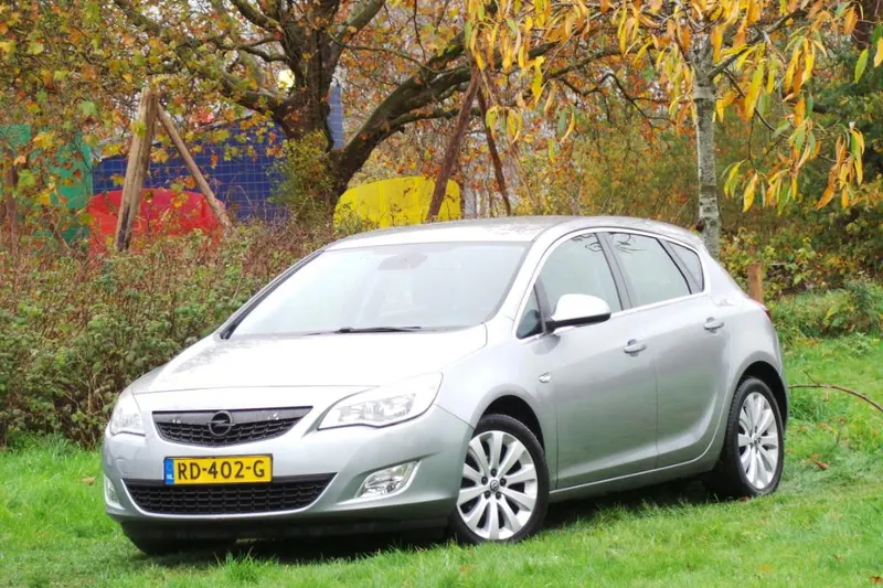 Opel Astra (2010)