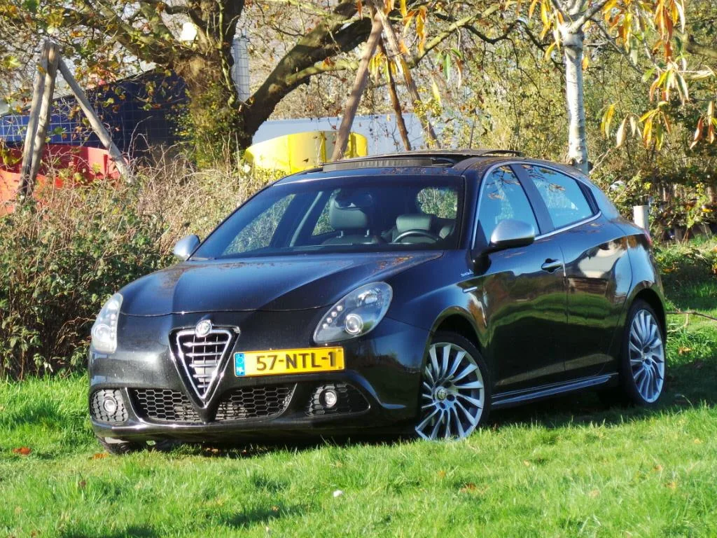Alfa Romeo Giulietta (2010) — foto 1