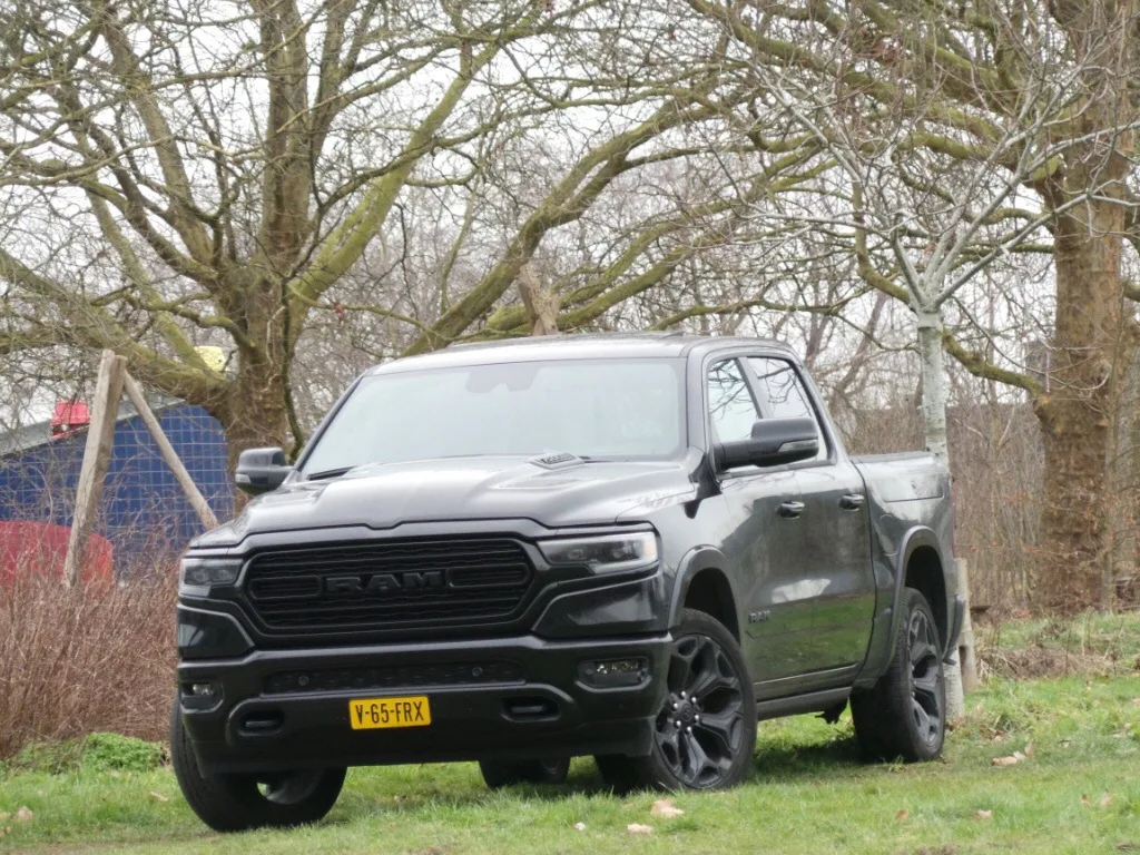 Dodge RAM (2024) — foto 1