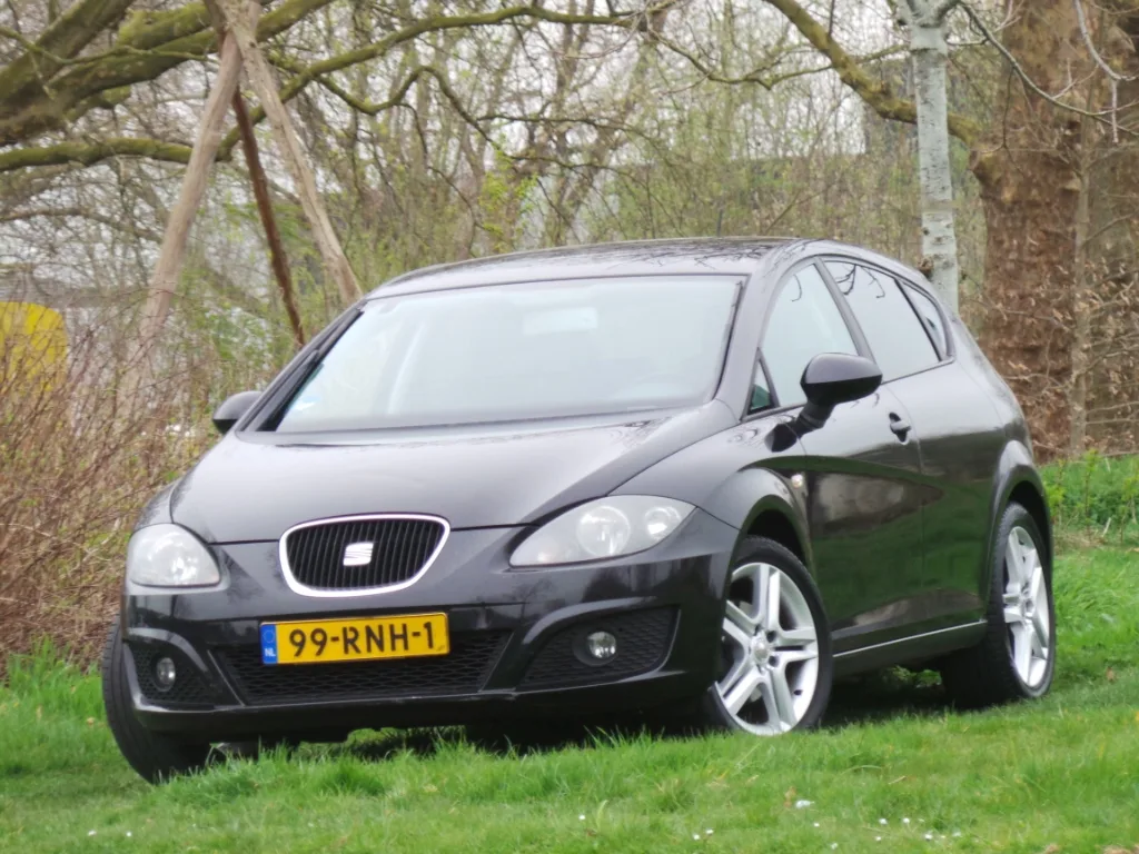 SEAT Leon (2011) — foto 1